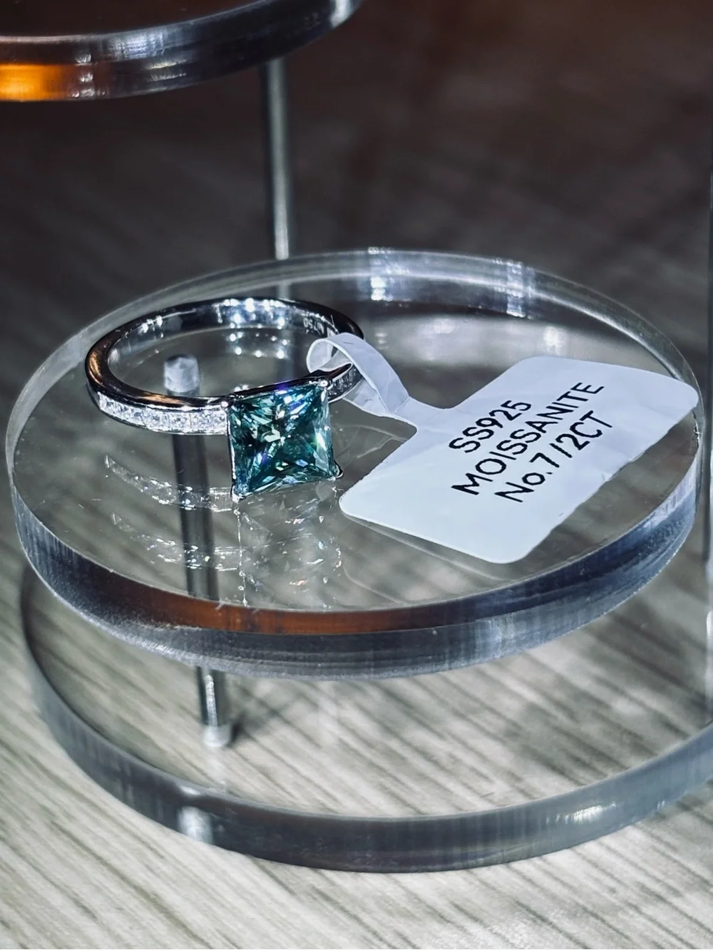 Solid 925 Sterling Silver VVS Emerald Green Moissanite Ring - Picture 4 of 12